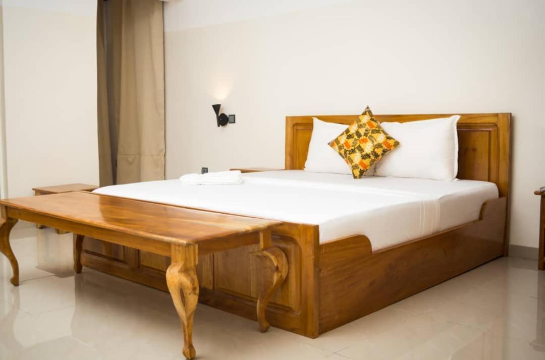 Elogia Hotel Lome Bagian luar foto