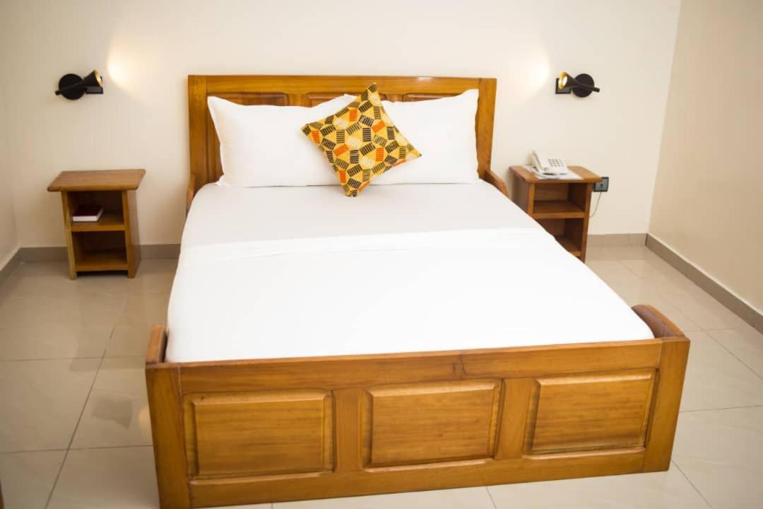 Elogia Hotel Lome Bagian luar foto