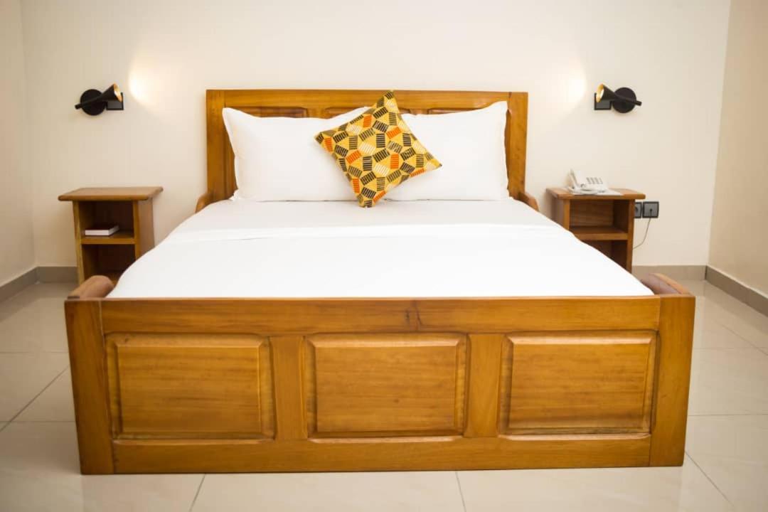 Elogia Hotel Lome Bagian luar foto